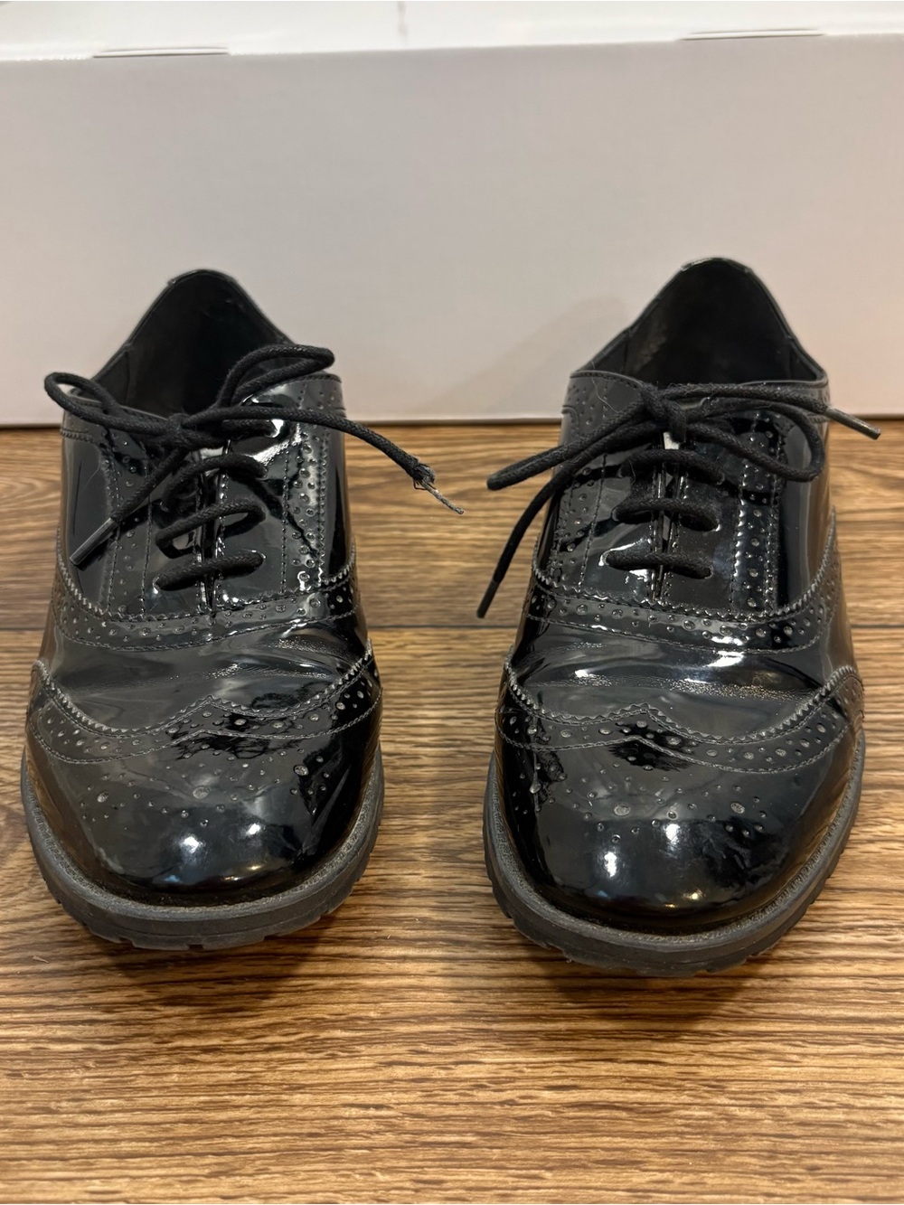 Anne Klein Black Patent Wingtip Oxford Brogue Lace Up Shoes Preppy Size 8